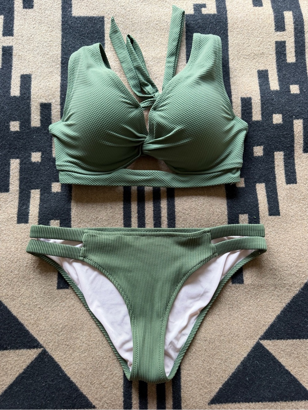Shade & Shore Bikini 34C Top, Small Bottom